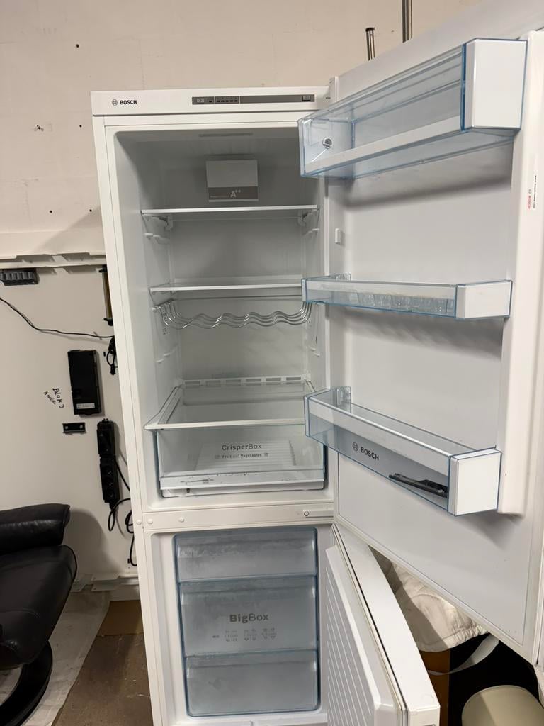 Bosch koelkast met vrisvak A++, Ophalen, Zonder vriesvak, 200 liter of meer, 160 cm of meer