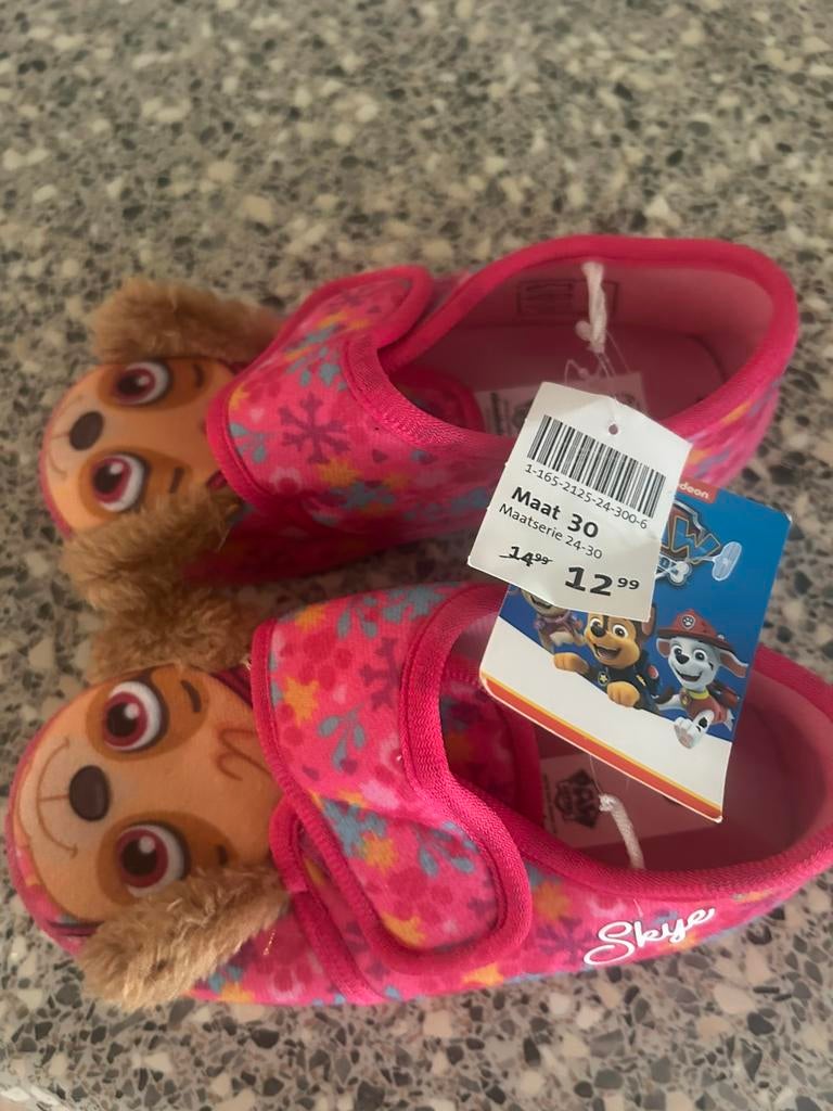 De laatste   kinder pantoffels voor maar 3.50, Ophalen of Verzenden, Zo goed als nieuw, Jongen of Meisje, Overige typen