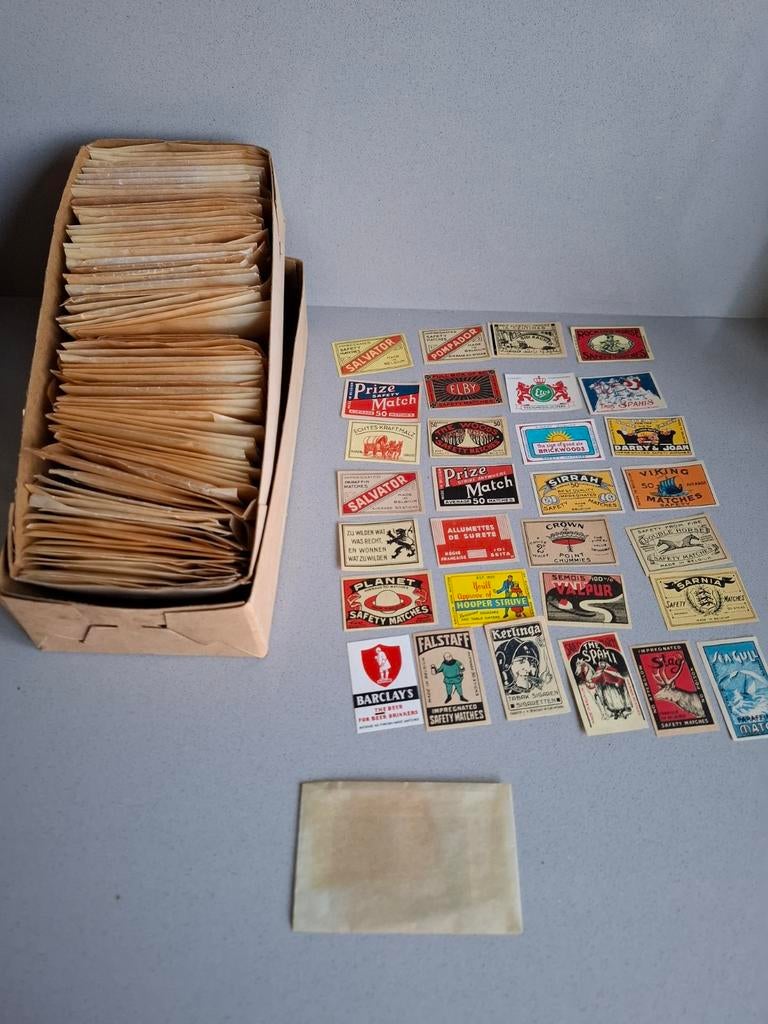 Lucifer merken verzameling in doos, Ophalen of Verzenden, Zo goed als nieuw, Luciferdoosjes of -merken