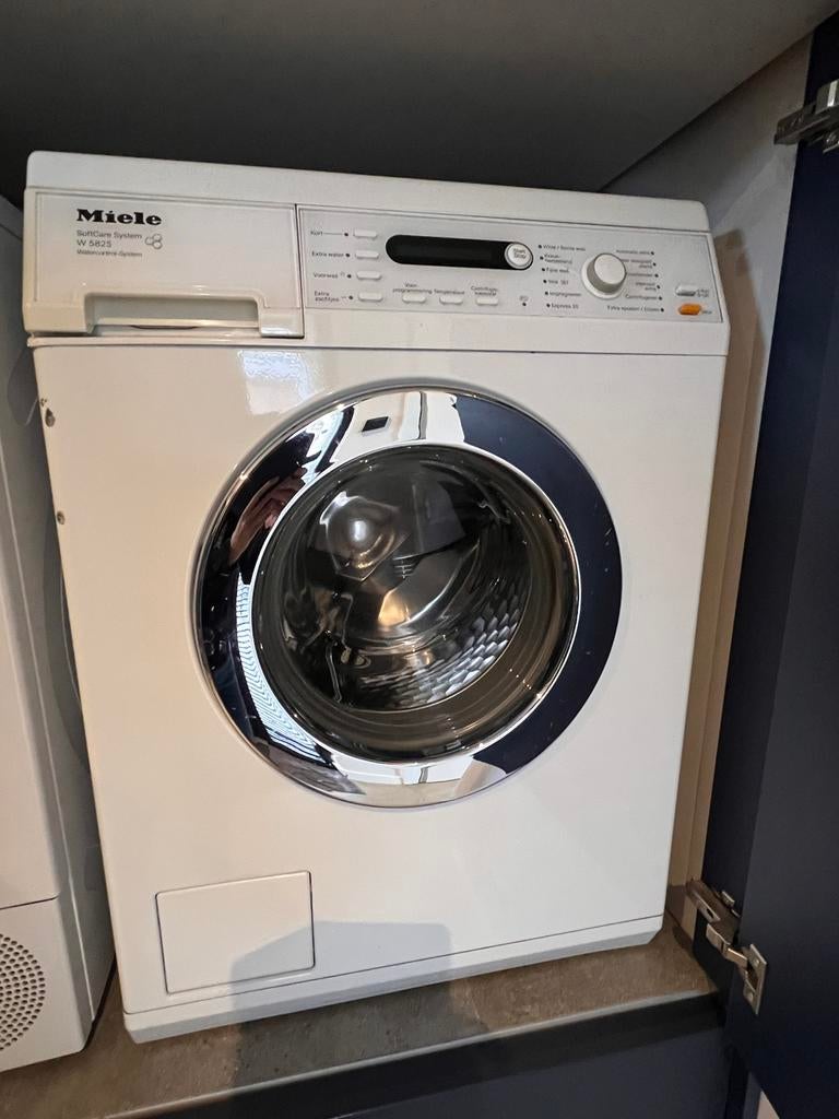 Miele Softcare System,wasmachine model W5825, ophalen € 175, Ophalen, Gebruikt, Voorlader, 85 tot 90 cm