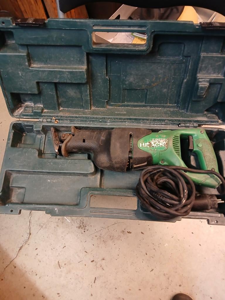 Hitachi reciprozaag alleszaag cr13v, Gebruikt, 70 mm of meer, 600 tot 1200 watt, Ophalen of Verzenden