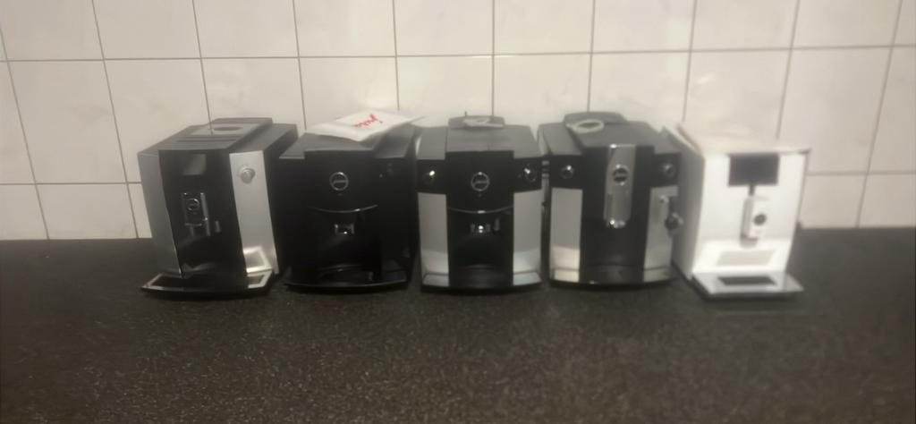 Diverse jura koffiemachines klaar voor gebruik met garantie, 10 kopjes of meer, Ophalen of Verzenden, Zo goed als nieuw, Koffiemachine
