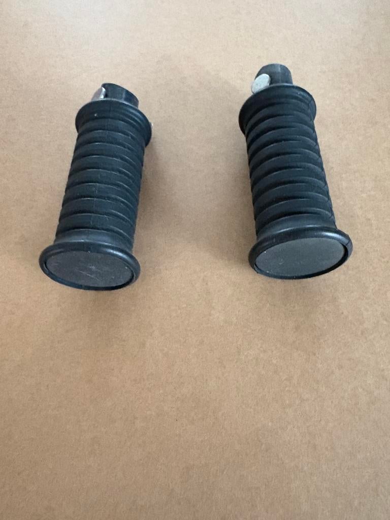 Originele Kawasaki W800 passagier voetsteunen., Motoren, Onderdelen | Kawasaki, Ophalen of Verzenden, Gebruikt