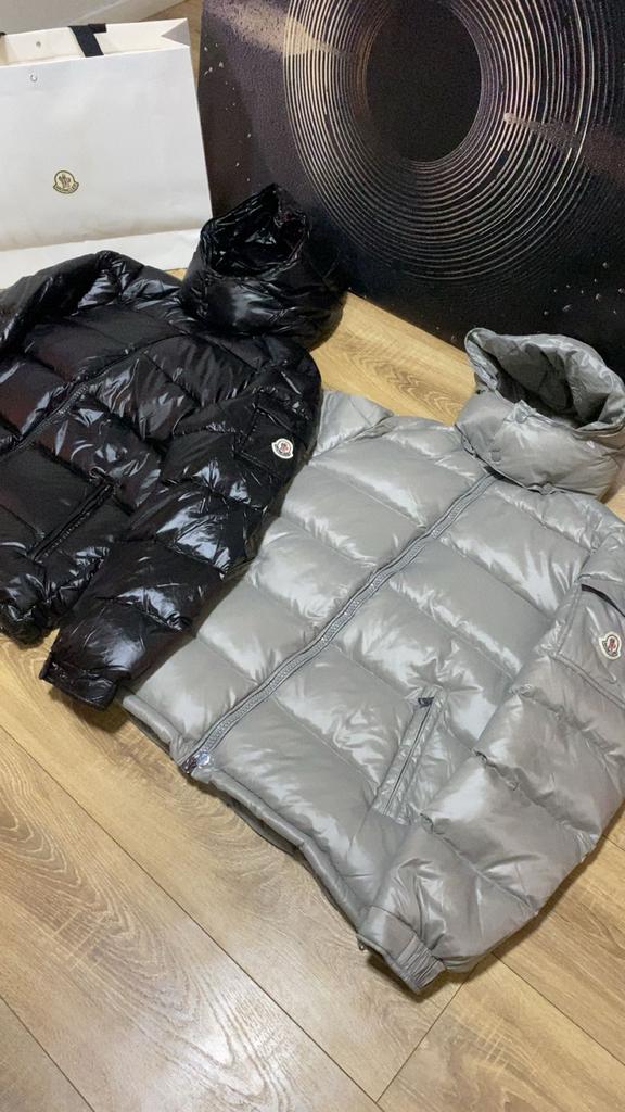 Moncler Maya NFC donsjack - Nieuwstaat, Ophalen of Verzenden, Zo goed als nieuw