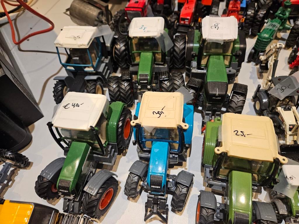 15 euro per stuk! Laatste modellen. Auto's, tanks en trucks, Hobby en Vrije tijd, Modelbouw | Auto's en Voertuigen, Overige merken