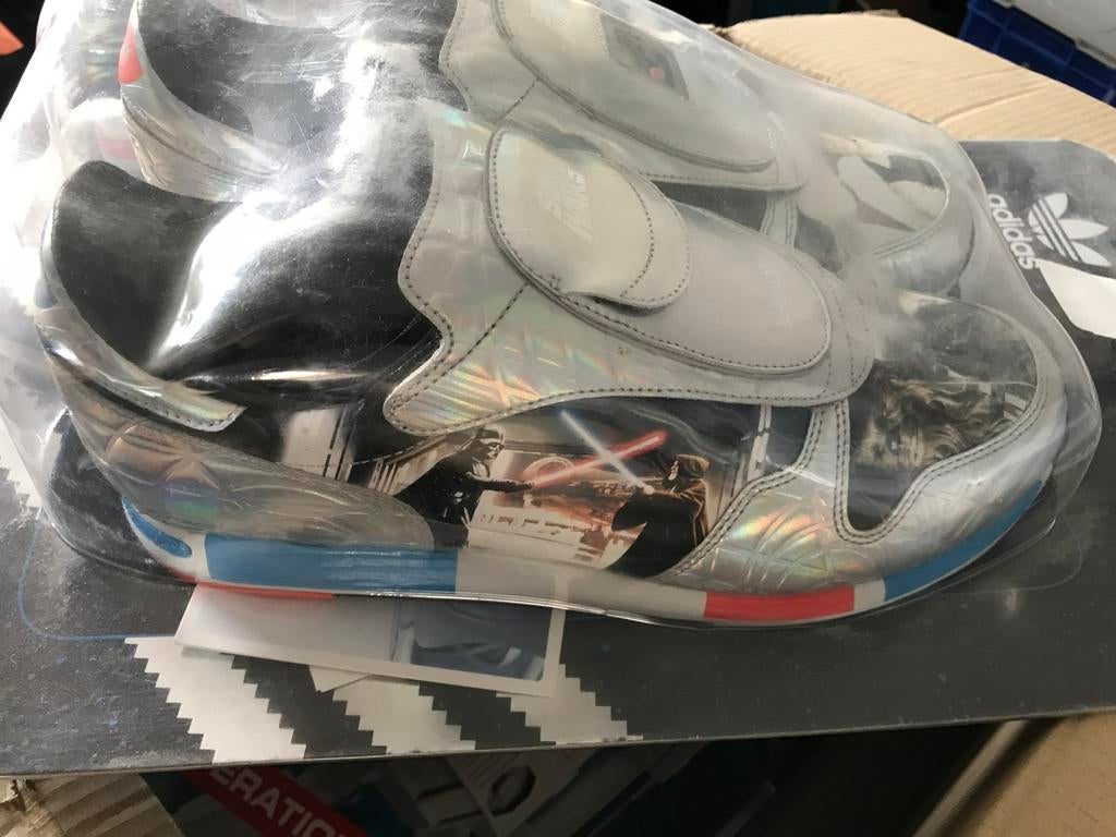 Adidas Star Wars Micropacer 2009 Zilver Ongeopend US 10 EU44, Overige kleuren, Nieuw, Ophalen of Verzenden, Sneakers of Gympen