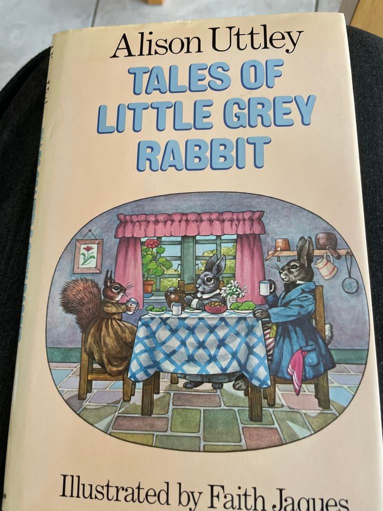 Tales of little grey rabbit. Alison Utley, Ophalen of Verzenden, Zo goed als nieuw, Sprookjes