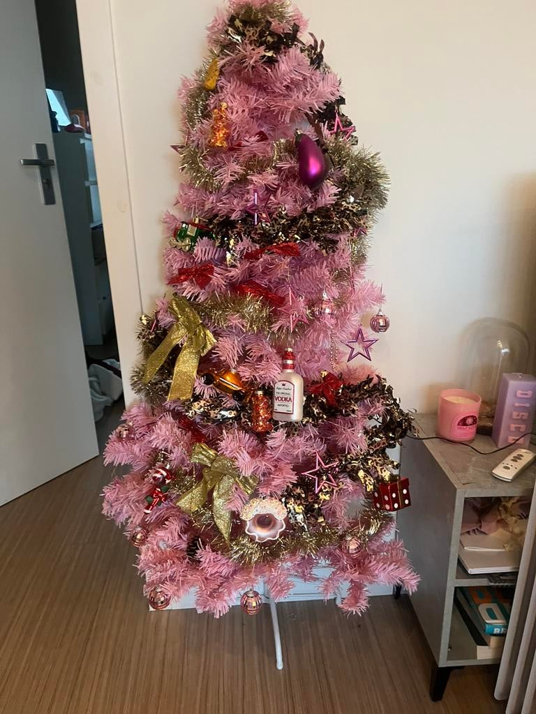 Gratis!! Roze halve kerstboom, Diversen, Kerst, Ophalen, Zo goed als nieuw