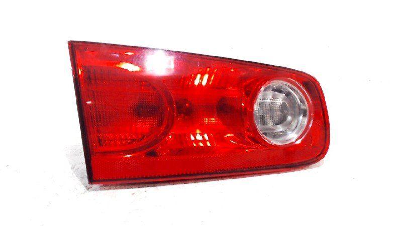 Achterlicht kofferdeksel achterklep rechts Renault Laguna, Onderdelen@venauto.nl, Van der Ven Autorecycling B.V., Gebruikt, Ettenseweg 76, 4706 PB Roosendaal, The Netherlands