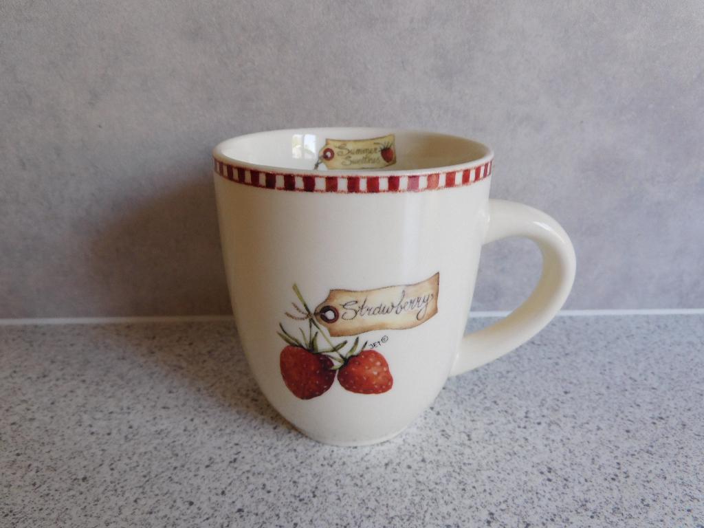 Mok 9x8 cm. Strawberry JET by ter Steege, Ophalen of Verzenden, Zo goed als nieuw, Overige stijlen, Kop(pen) en/of Schotel(s)