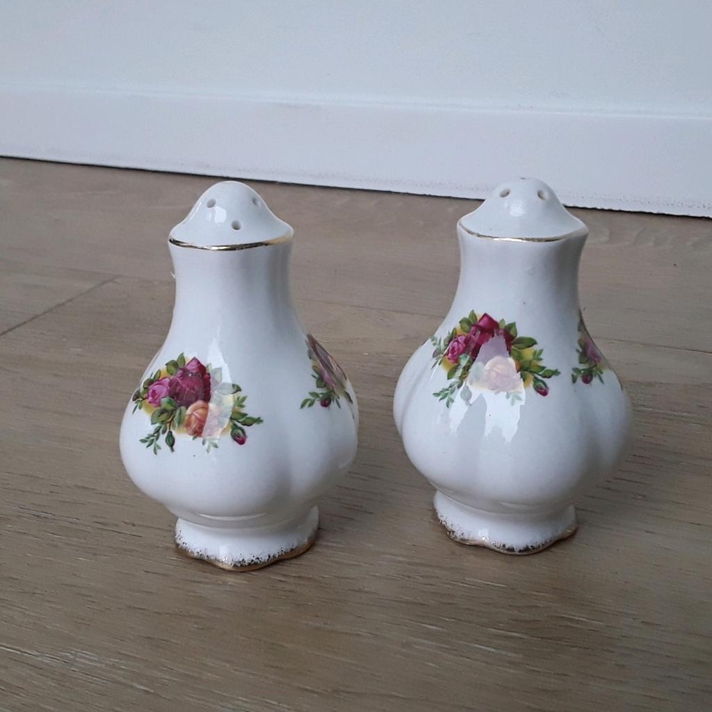 Royal Albert Old Country Roses peper en zout stel, Gebruikt, Overige typen, Ophalen of Verzenden, Overige stijlen