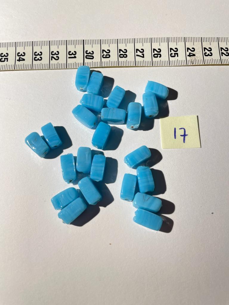 Diverse kralen in vooral blauw, per zakje 1,00-1,50, Ophalen of Verzenden, Nieuw, Kraal