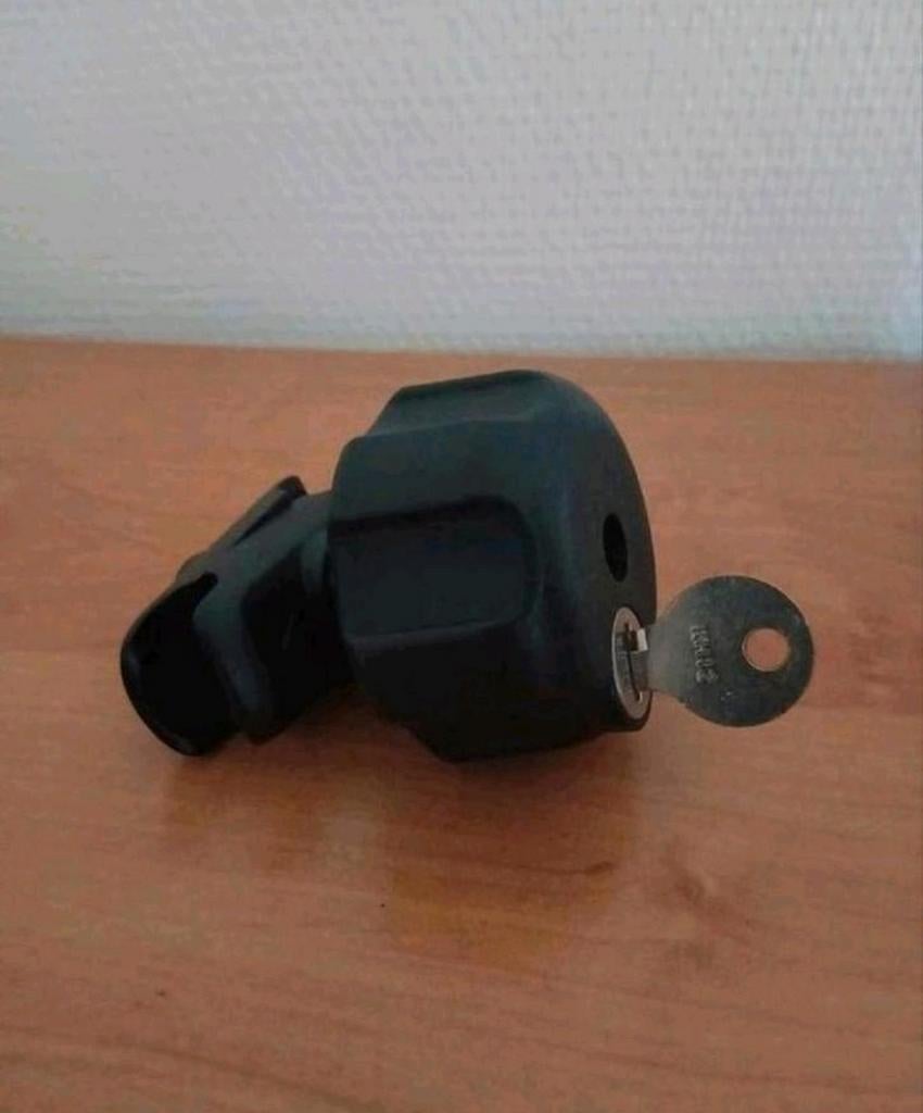 Ram mount klem met slot !!! (universeel) tomtom nuvi garmin, Ophalen of Verzenden, Nieuw