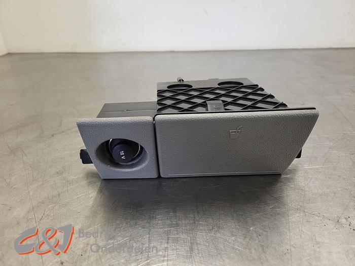 Bekerhouder van een Volkswagen Transporter, Auto-onderdelen, Gebruikt, -, Volkswagen, -