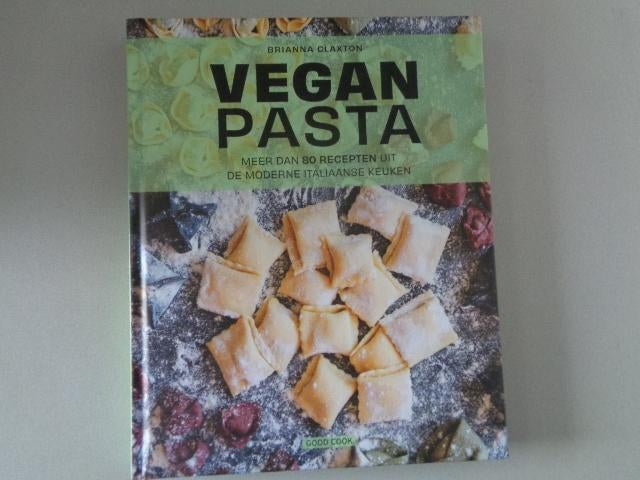 Vegan Pasta - Brianna Claxton, Boeken, Kookboeken, Zo goed als nieuw, Voorgerechten en Soepen, Hoofdgerechten, Italië, Ophalen of Verzenden