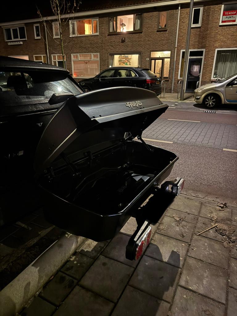 Te huur: Farad 300L Trekhaakkoffer of Fietsendrager, Auto diversen, Dakkoffers, Ophalen, Nieuw