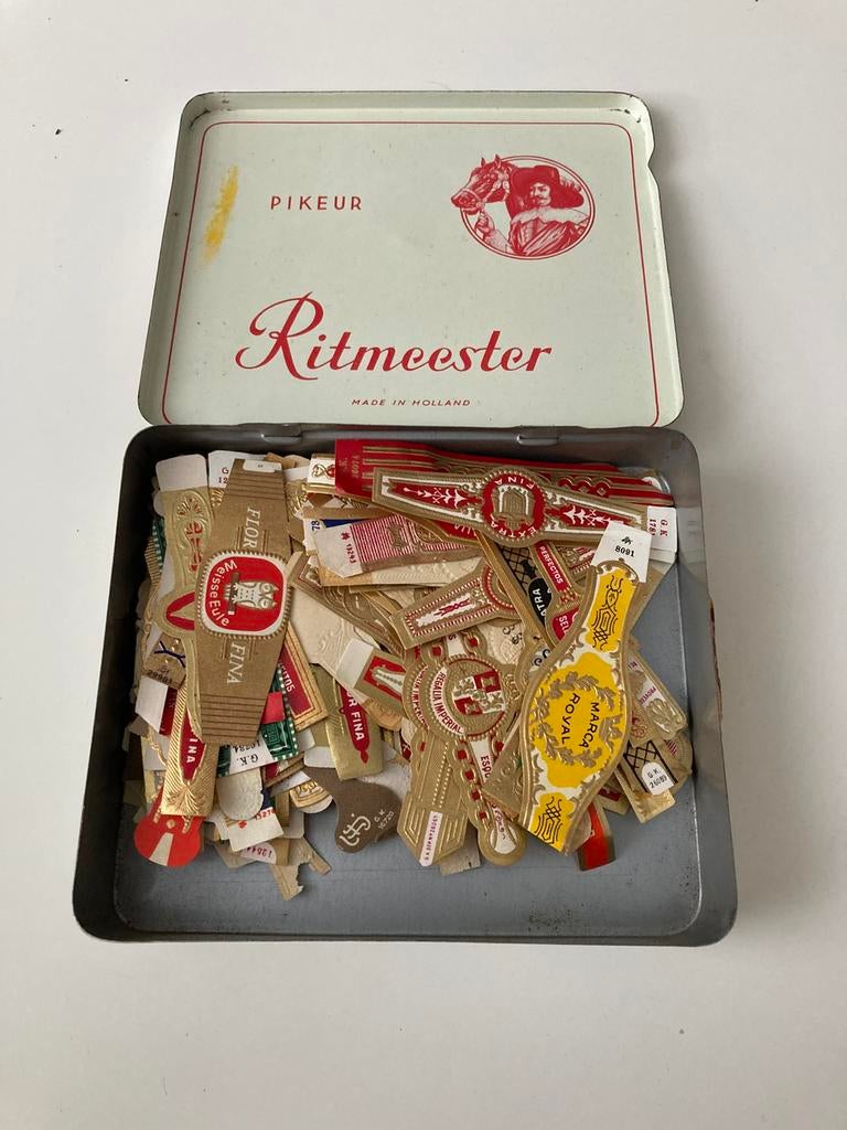 Blikje Ritmeester met sigarenbandjes, Ophalen of Verzenden, Gebruikt, Sigarenbandjes