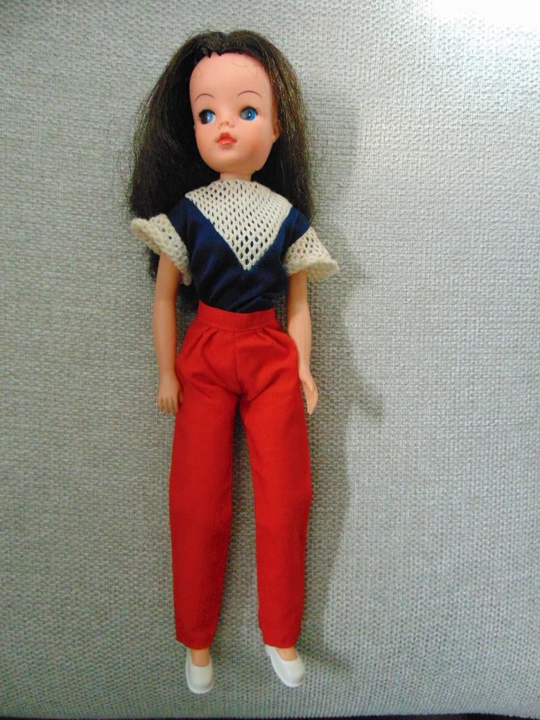 Sindy pop in outfit Casuals Barbie, Verzamelen, Poppen, Ophalen of Verzenden, Gebruikt, Pop