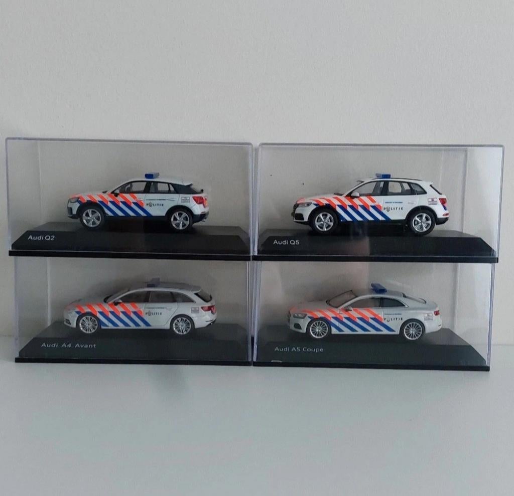 Politie Audi's 1:43. geen losse verkoop. Z.G.A.N., Hobby en Vrije tijd, Modelauto's | 1:43, Auto, Ophalen of Verzenden, Zo goed als nieuw