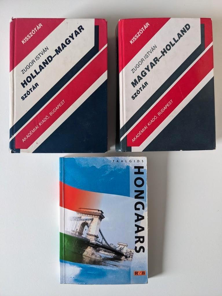 woordenboek Hongaars-Nederlands Magyar-Holland set € 20, Boeken, Gelezen, Zugor Istvan, Overige uitgevers, Ophalen of Verzenden