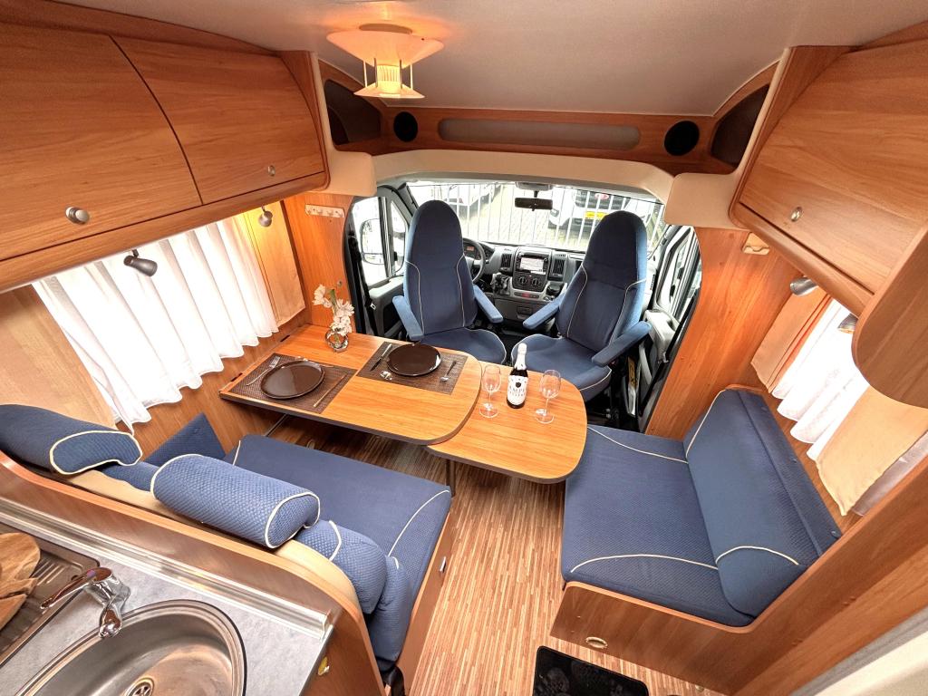 Bürstner Marano 640 T FRANSBED + RONDZIT 6.79M BEARLOCK, Caravans en Kamperen, Koelkast, Bedrijf, Tot en met 3, Bürstner