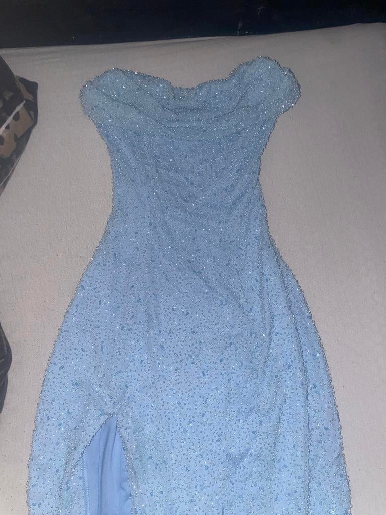 Lichtblauwe jurk met kraaltjes Oh polly, Galajurk, Blauw, Ophalen of Verzenden, Zo goed als nieuw