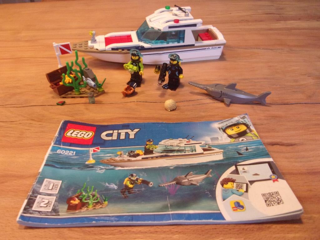 Lego Town 60221-1 Diving Yacht uit 2019, Lego, Ophalen of Verzenden, Compleet, Complete set