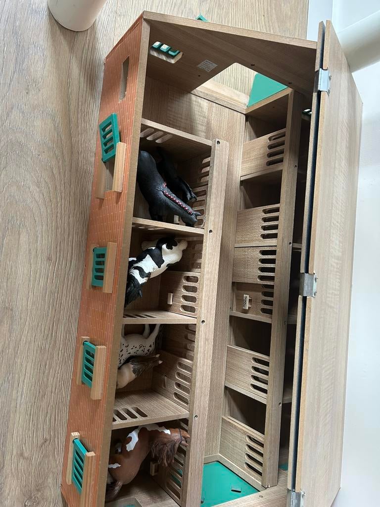 Schleich stal met paarden, Ophalen of Verzenden, Zo goed als nieuw