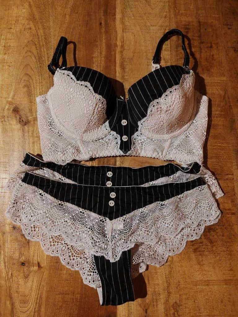 Hunkemöller Lingerie Set: BH C75 + 2 Slipjes M, Kleding | Dames, Hunkemöller, Ophalen of Verzenden, Zwart, Setje