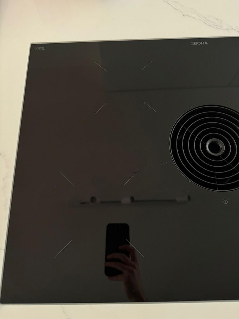 Bora kookplaat met afzuigen met barst op glas, Gebruikt, Inbouw, Inductie, 4 kookzones