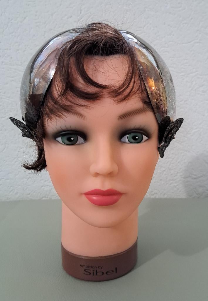 1891 antiek zilveren fries oorijzer met boekstukken Drachten, Verzenden, Zilver