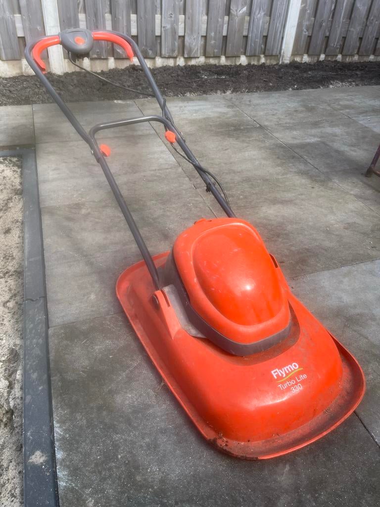 Flymo Turbo Lite 330 grasmaaier, Gebruikt, Elektrische grasmaaier, Ophalen of Verzenden, 30 t/m 39 cm