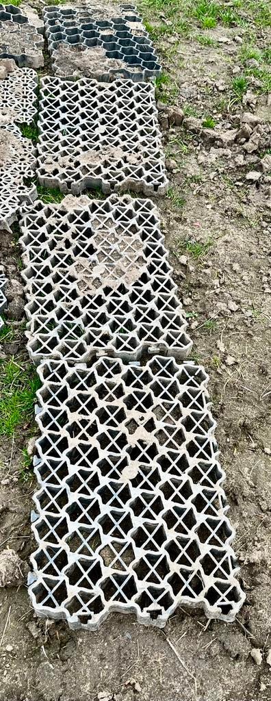 22 paddocktegels te koop, Ophalen, Zo goed als nieuw