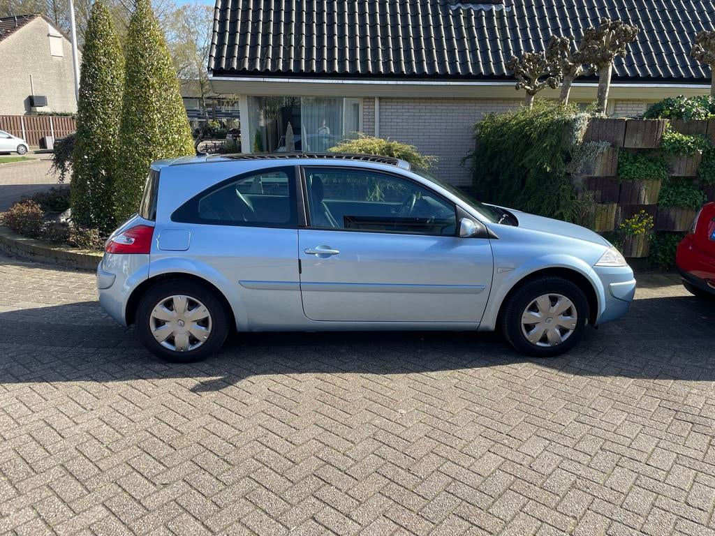 Renault Mégane 1.6 16V 2008 Blauw, Auto's, Voorwielaandrijving, Blauw, 49 €/maand, Handgeschakeld
