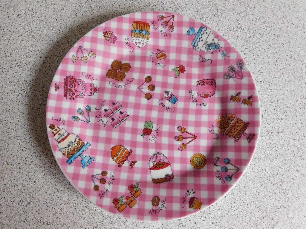 Bord 19,5 cm. Cup Cake Party by Xenos, Overige materialen, Ophalen of Verzenden, Zo goed als nieuw, Bord(en)