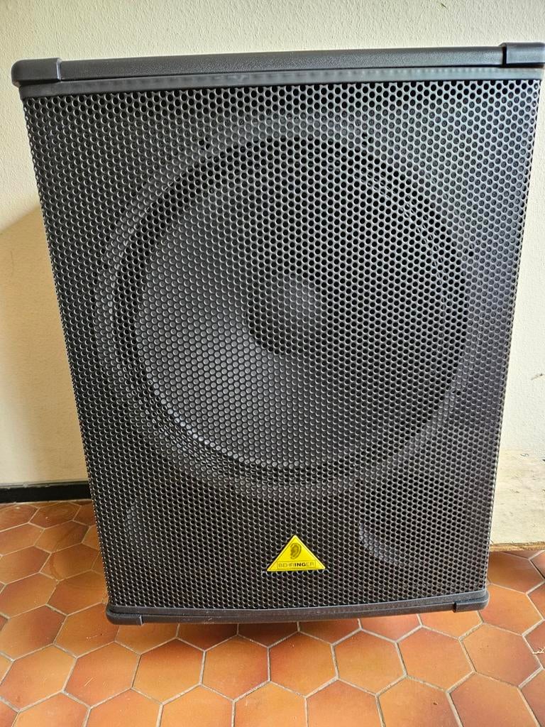 Set van 2 Behringer subwoofers, Ophalen