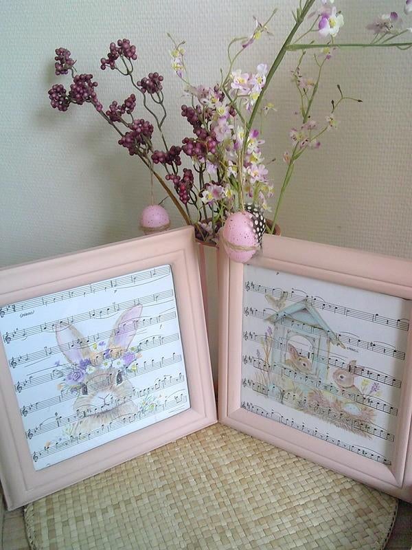 2x oudroze lijstjes met konijntjes op muziekpapier, Ophalen of Verzenden, Zo goed als nieuw