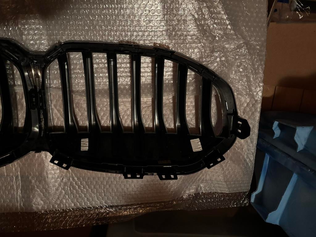 BMW 118i grill F40 2022, Ophalen of Verzenden, Gebruikt, Voor, BMW