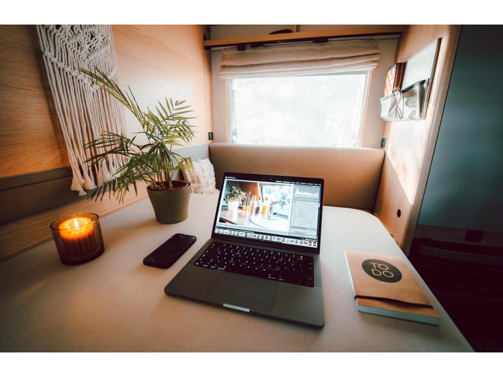 LMC Style 400 F, 1500 kg en premium matrassen, Standaardzit, Bedrijf, 4 tot 5 meter, Schokbreker