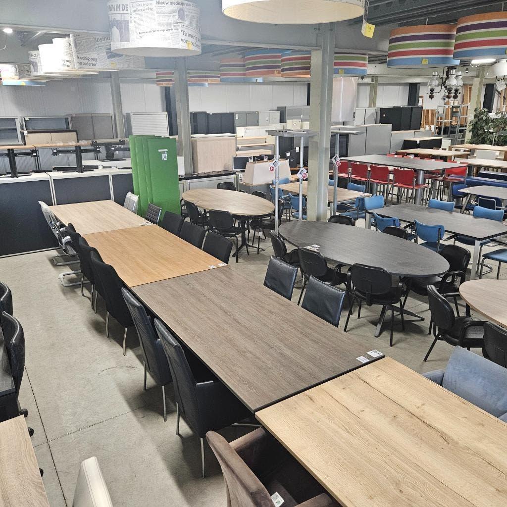 Diverse bureaus werkplekken met NIEUW werkblad KEUZE uit 3