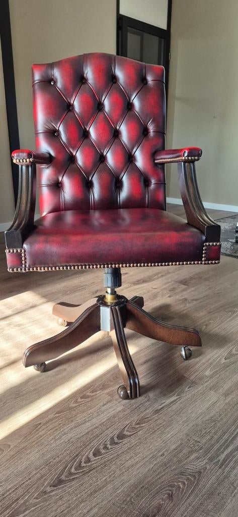 Chesterfield Gainsborough Bureaustoel - Rood Leer, Huis en Inrichting, Bureaustoelen, Ophalen of Verzenden, Gebruikt, Rood, Bureaustoel