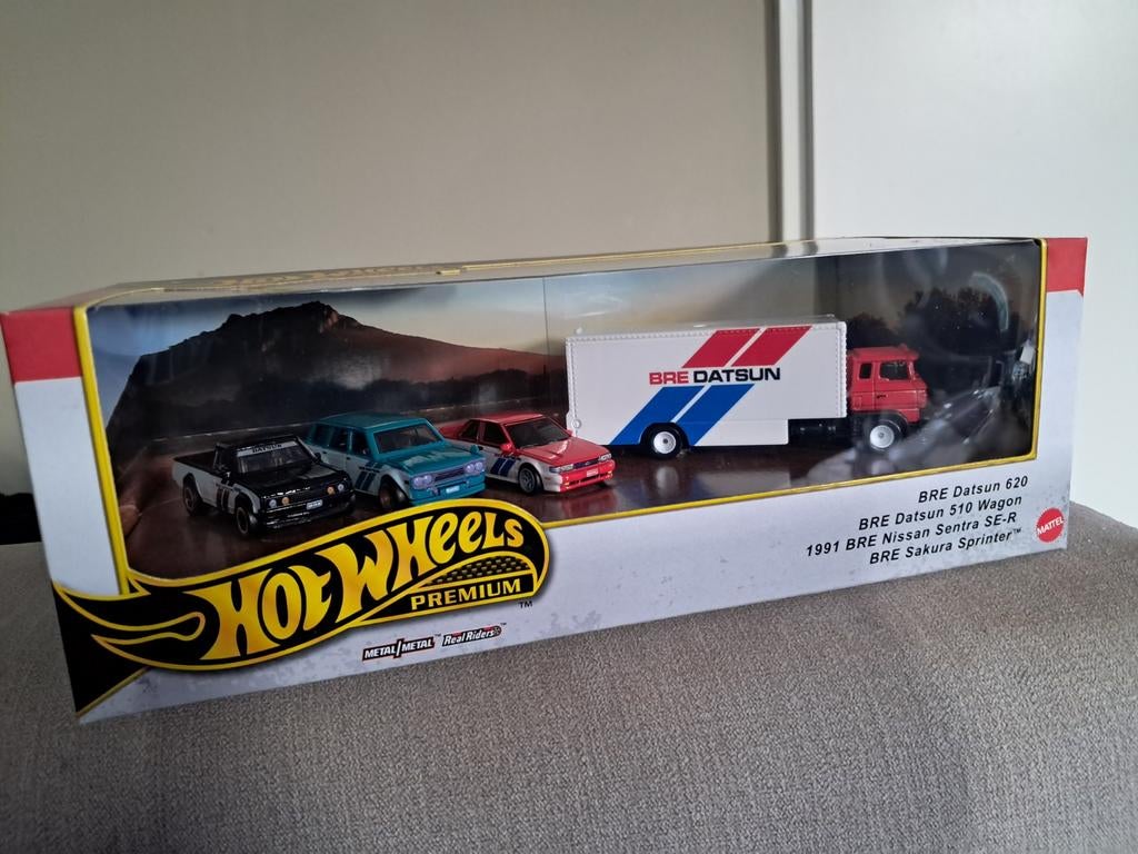 Hot Wheels Premium BRE Datsun Diorama nieuw in verpakking, Ophalen of Verzenden, Nieuw, Auto