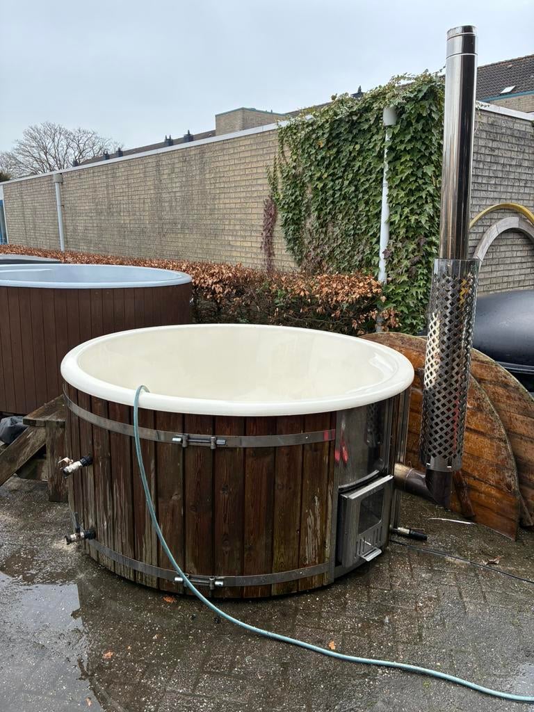 Nette hottub houtgestookt gebruikt, Ophalen, 7921AE, Fast Fair b.v., Zo goed als nieuw