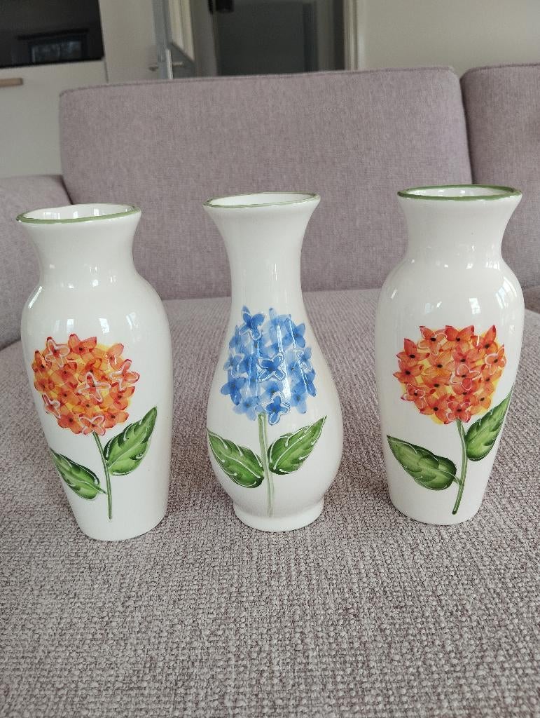 3 decoratie vaasjes, Huis en Inrichting, Woonaccessoires | Vazen, Wit, Aardewerk of Porselein, Ophalen of Verzenden, Zo goed als nieuw