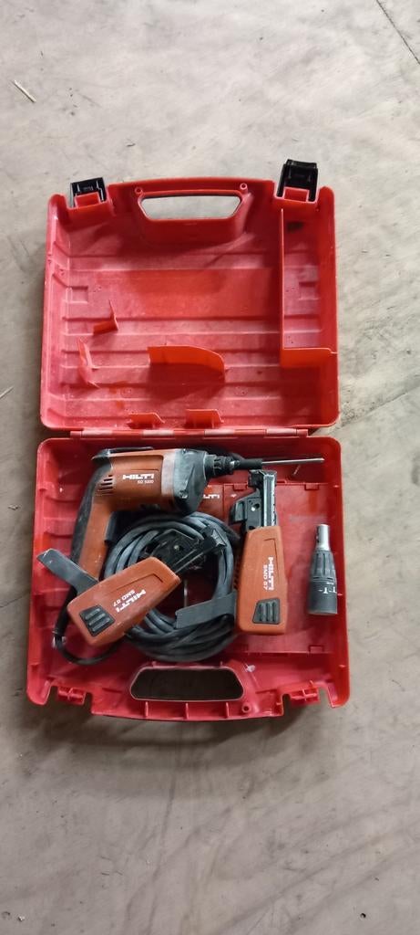 Hilti schroefmagazijn set, Ophalen