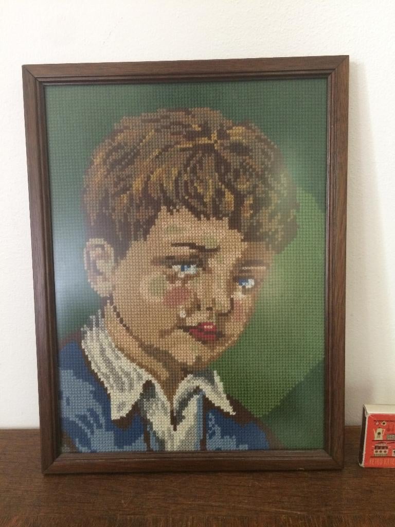 Klein leed betraand triest jongetje klassiek geborduurd mooi, Huis en Inrichting, Woonaccessoires | Schilderijen, Tekeningen en Foto's