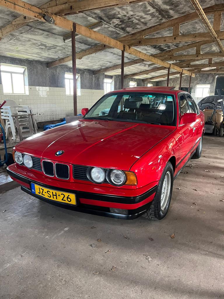 BMW 5-Serie 3.4 I 535 U9 1988 Rood Schuurvondst, Auto's, BMW, 3430 cc, Achterwielaandrijving, 1600 kg, Sedan