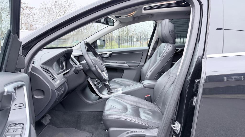 Volvo XC60 2.0 T5 FWD SUMMUM PANORAMADAK LEER NAVI CAMERA, Euro 5, Zwart, Zwart, Bedrijf
