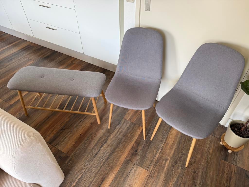 Jysk Jonstrup eetkamerstoel + Vandsted bankje, Ophalen, Twee, Zo goed als nieuw, Stof