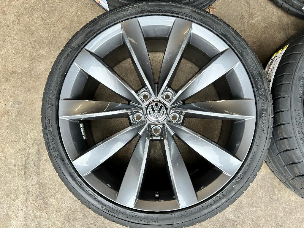 19 inch originele Chennai velgen + zomerbanden VW Golf Caddy, 19 inch, Banden en Velgen, Nieuw, Ophalen of Verzenden